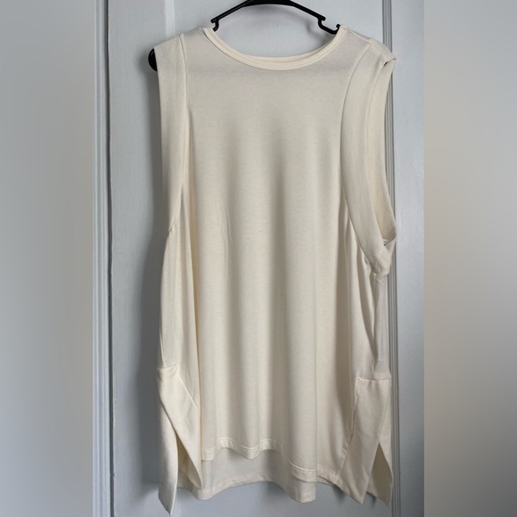 NWT Old Navy UltraLite Sleeveless Tunic Top for Women Size: Large - Picture 1 of 7